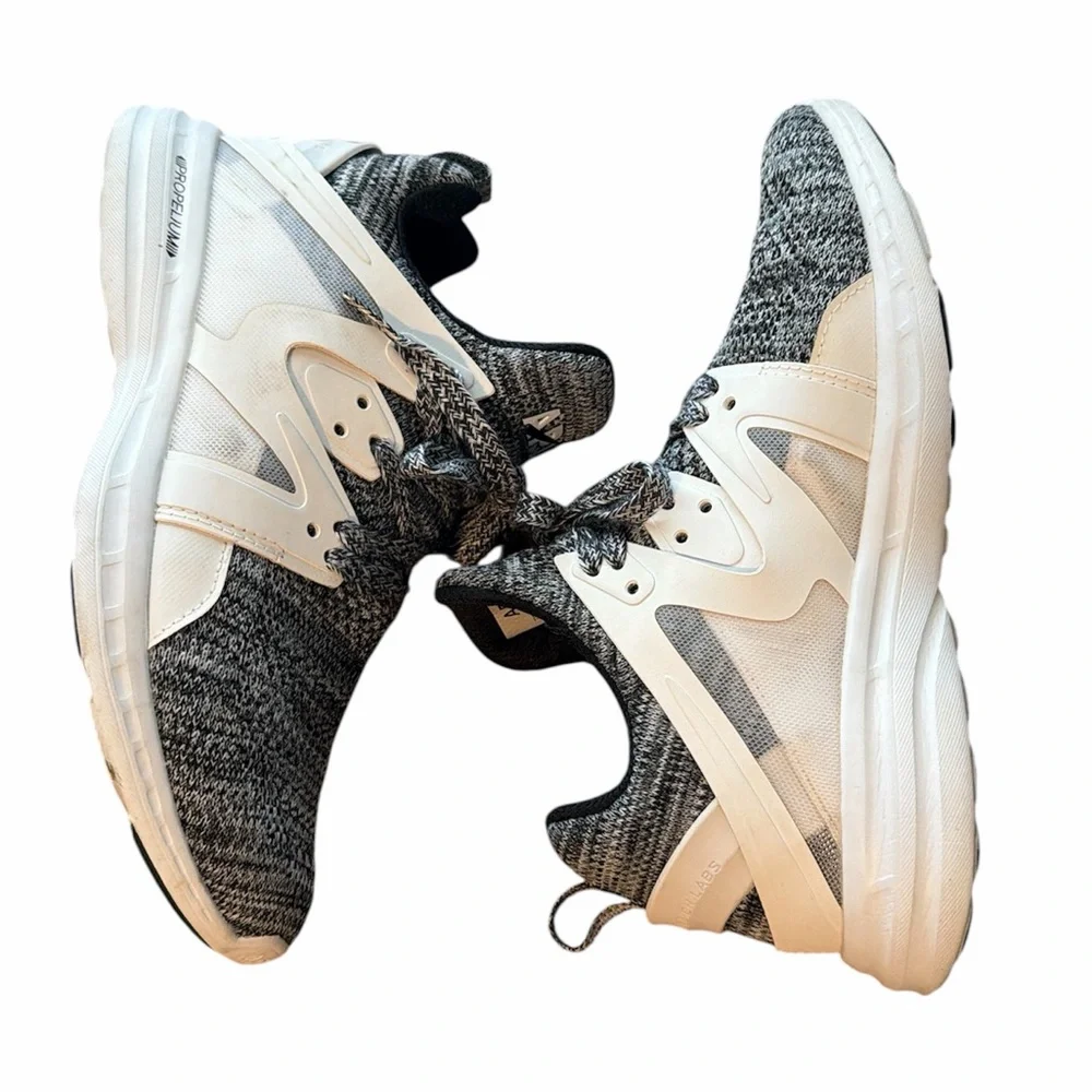 APL Ascend Trainers size 7.5 gray white athleisure‎ active gym workout training